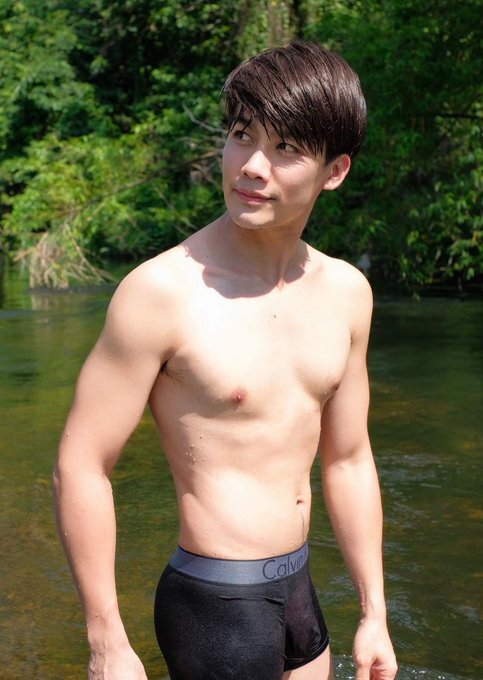 Next Image >>