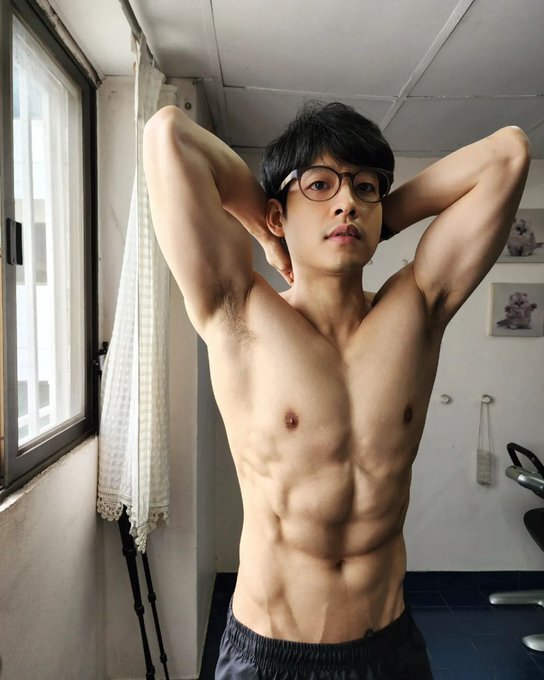 Next Image >>