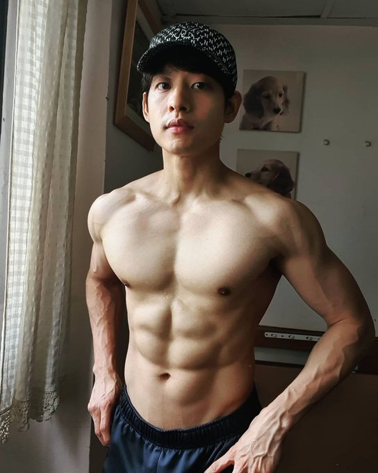 Next Image >>