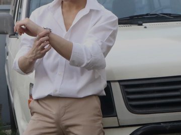 Next Image >>