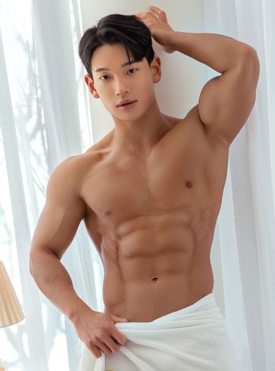 Next Image >>