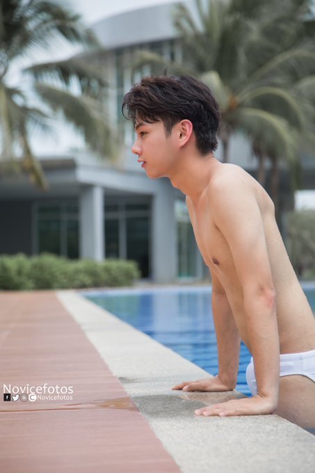 Next Image >>