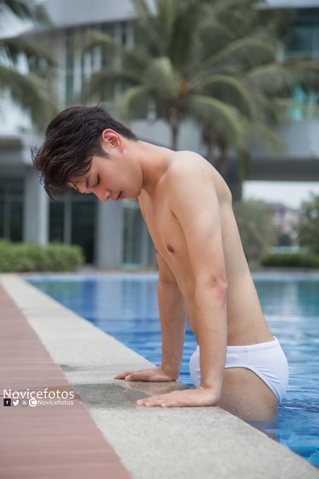 Next Image >>