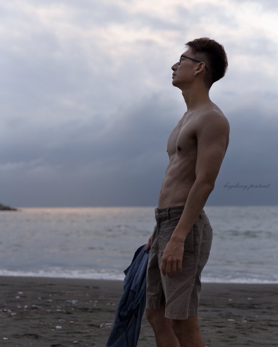 Next Image >>