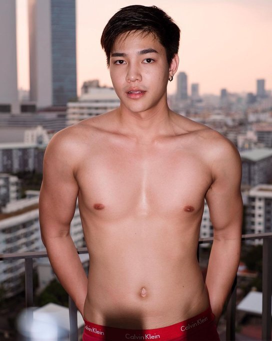 Next Image >>