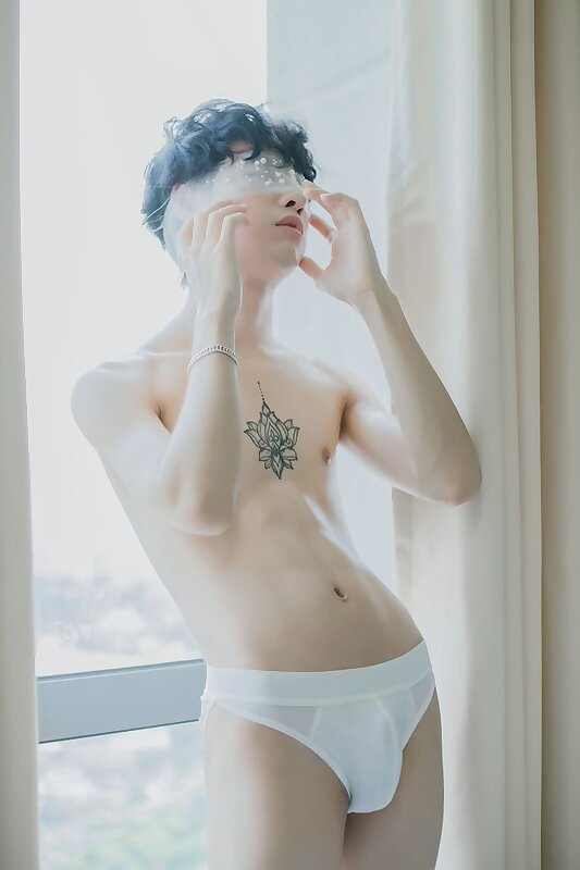Next Image >>