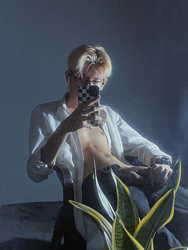 Next Image >>