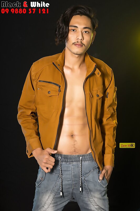 Next Image >>