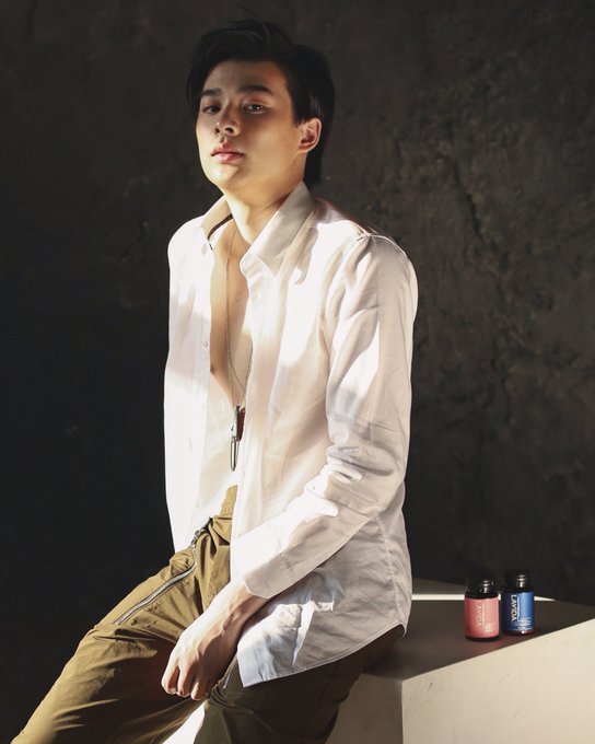 Next Image >>