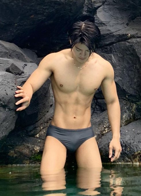 Next Image >>