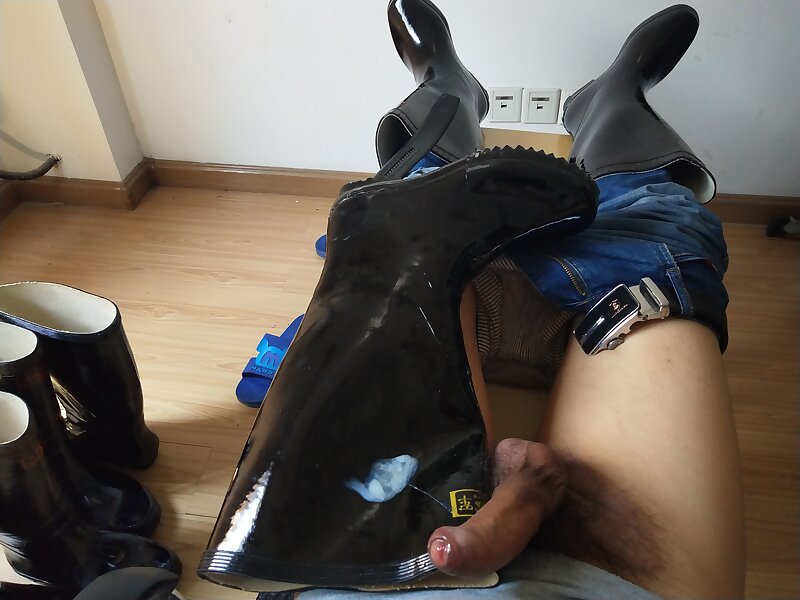 Next Image >>
