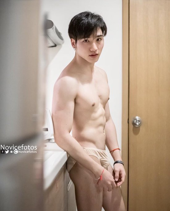 Next Image >>