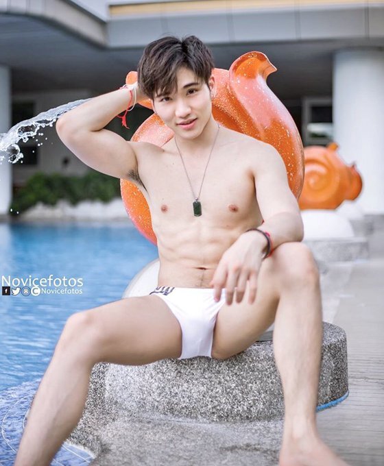 Next Image >>