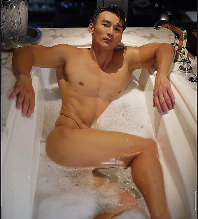 Next Image >>