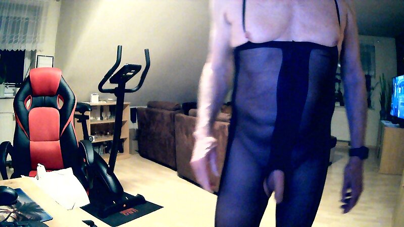 Next Image >>