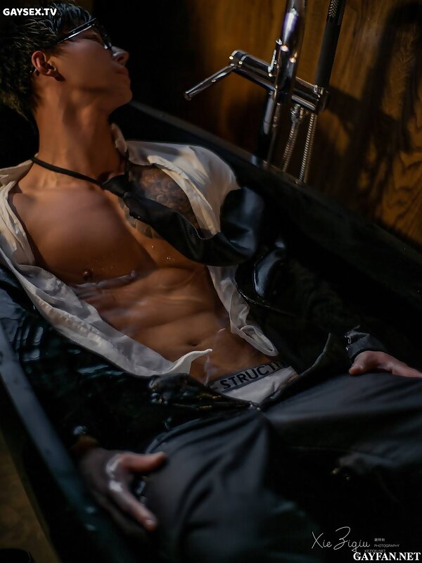 Next Image >>
