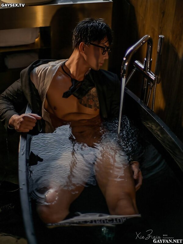 Next Image >>
