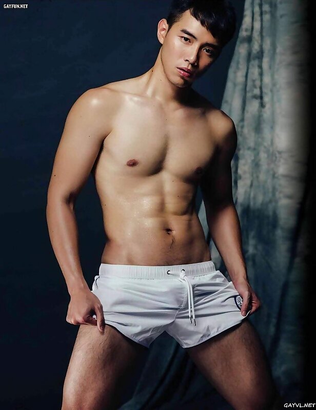 Next Image >>