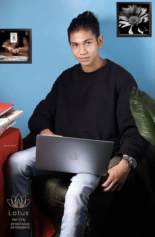 Next Image >>