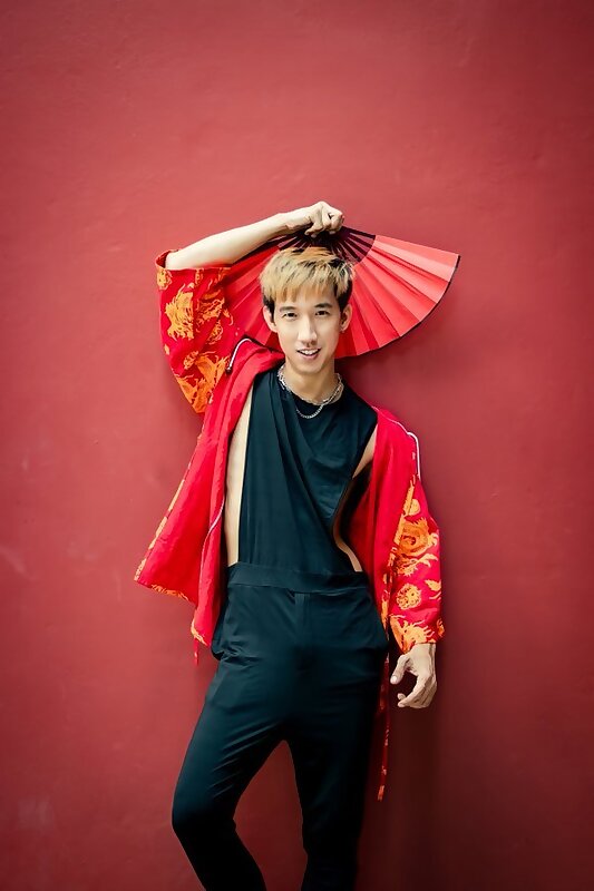 Next Image >>