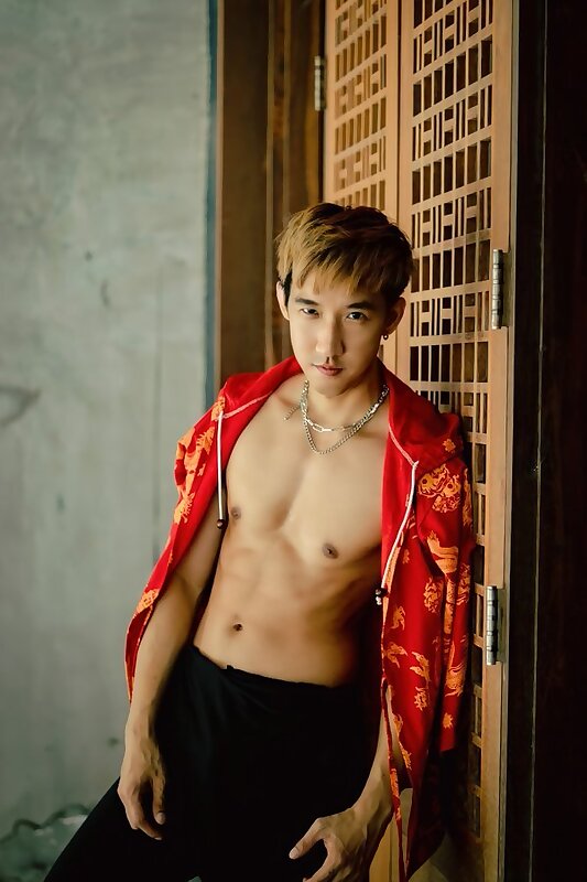 Next Image >>