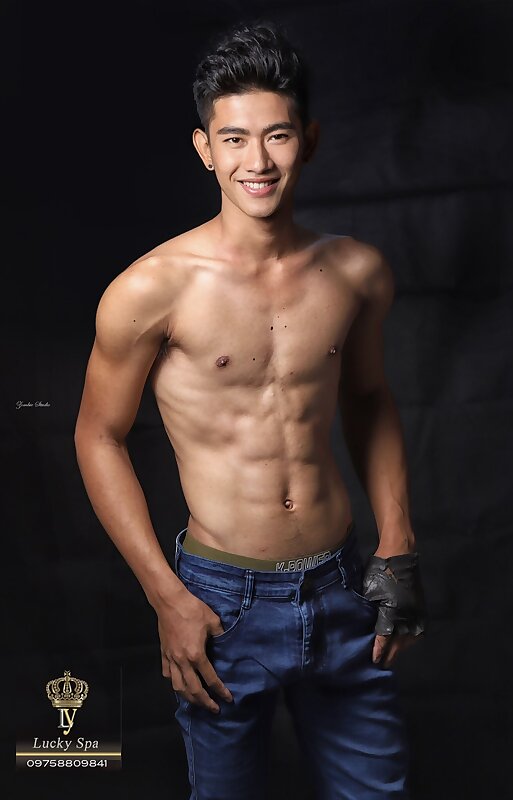 Next Image >>