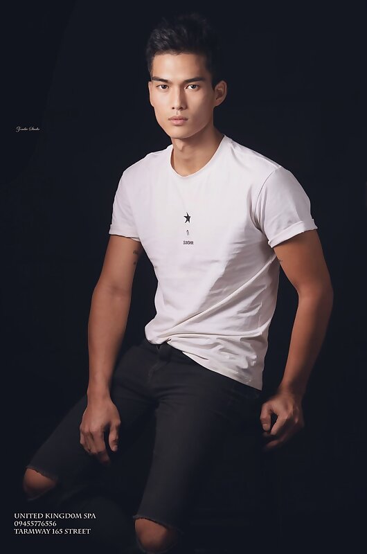 Next Image >>