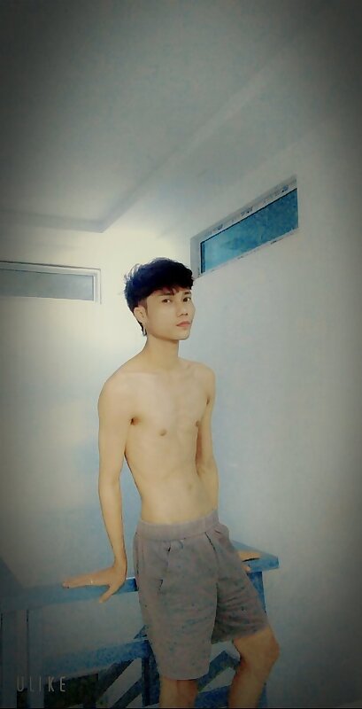 Next Image >>