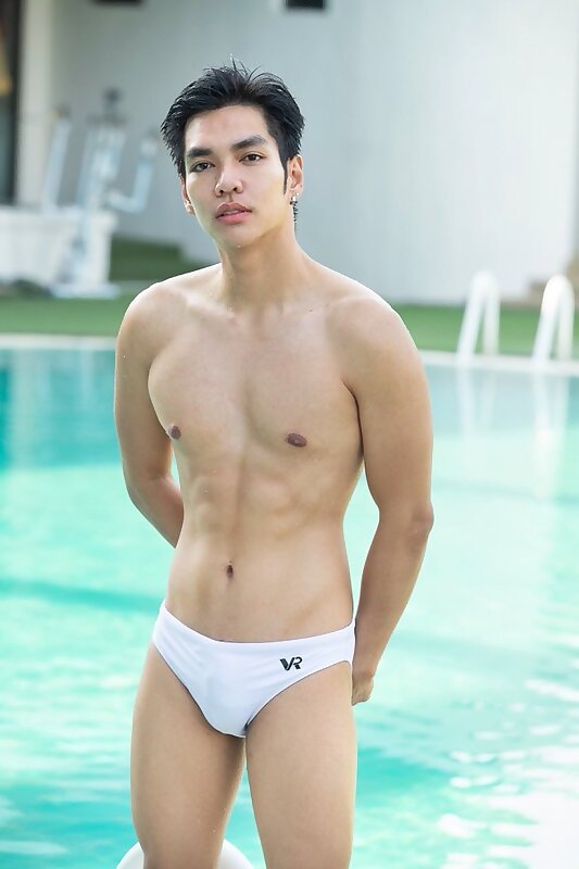 Next Image >>