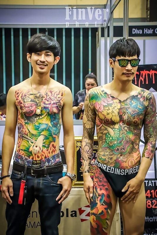 Next Image >>