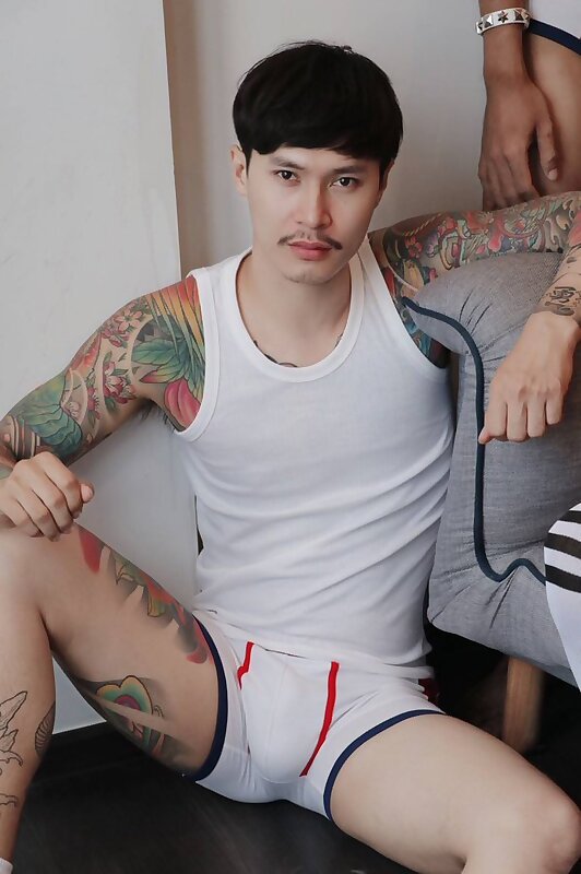 Next Image >>