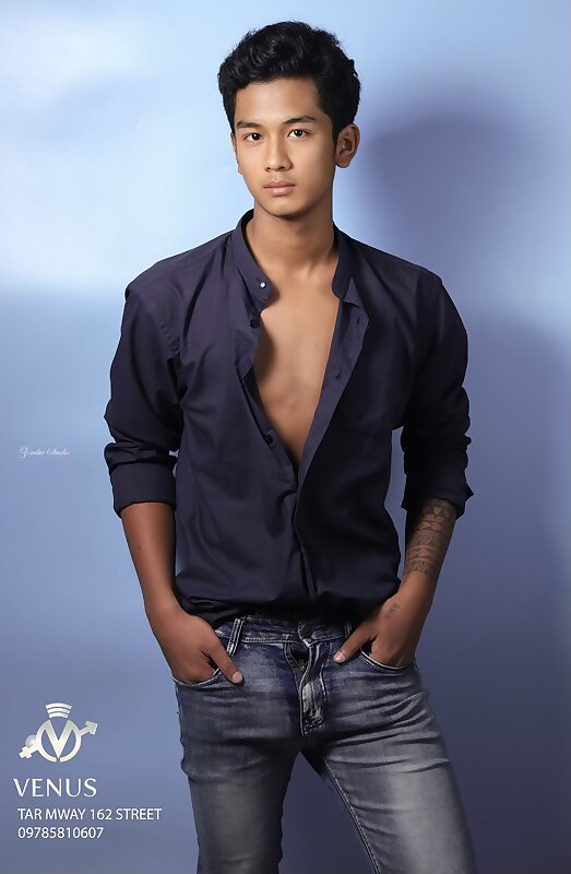 Next Image >>