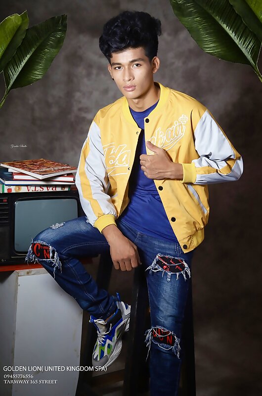 Next Image >>
