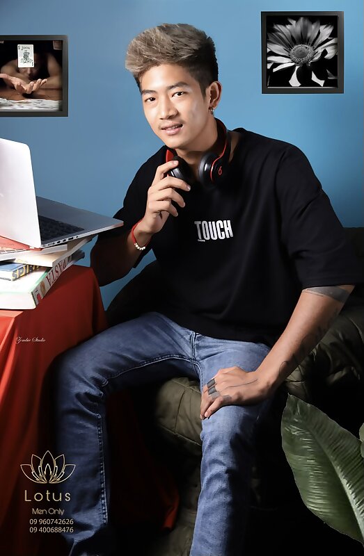 Next Image >>