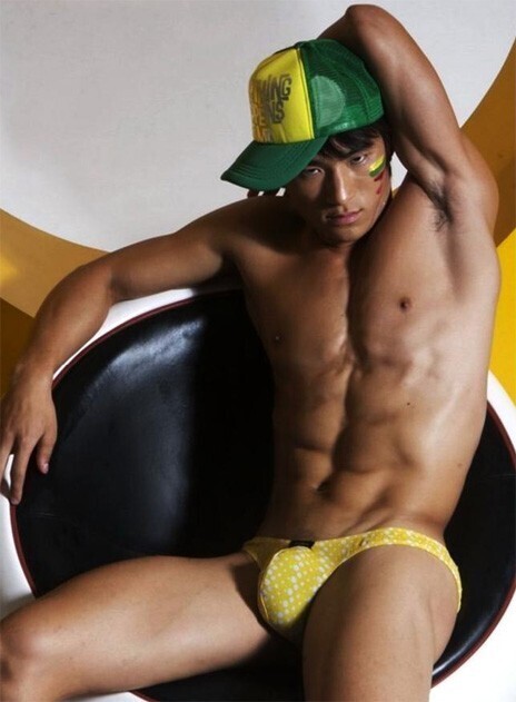 Next Image >>