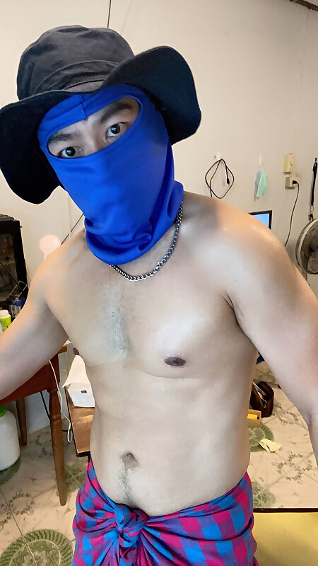 Next Image >>