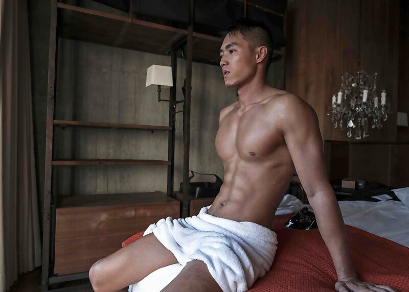 Next Image >>