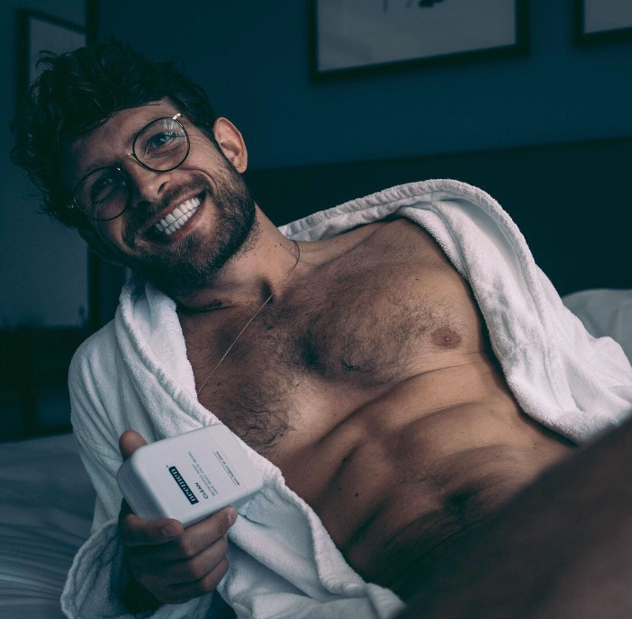 Next Image >>