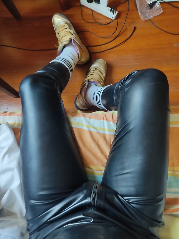 Next Image >>