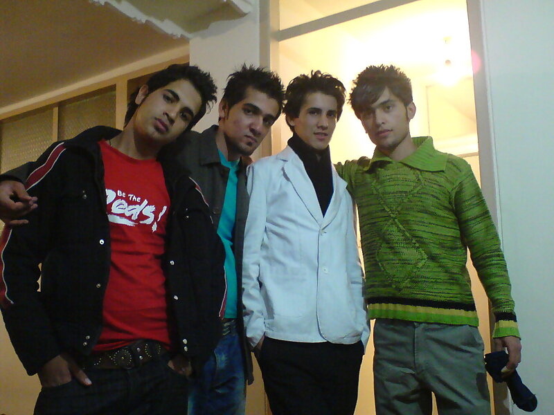 Next Image >>