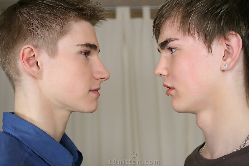 Next Image >>
