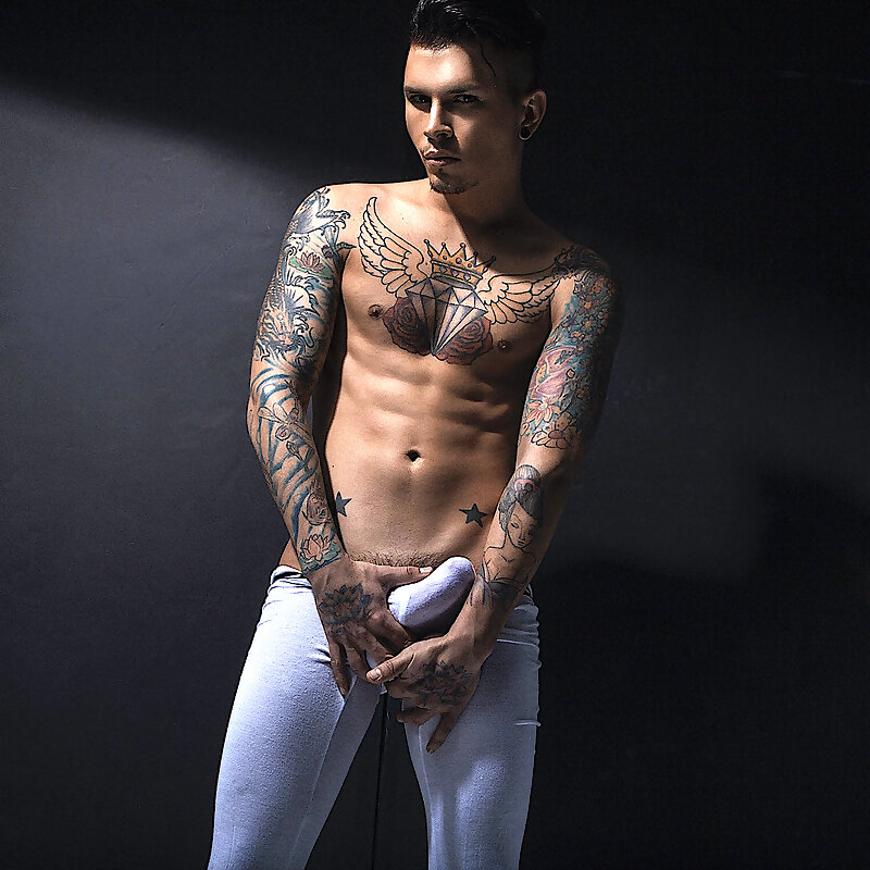 Next Image >>