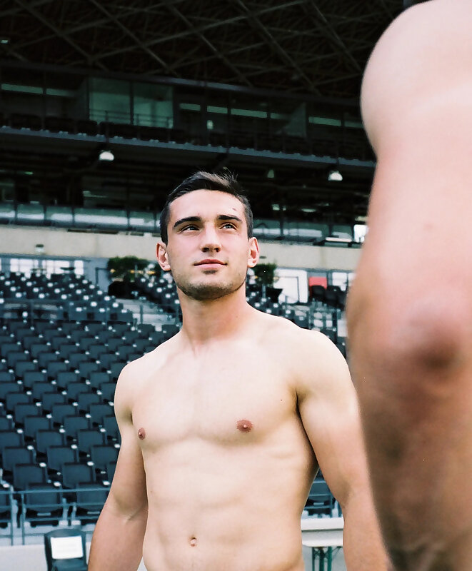 Next Image >>