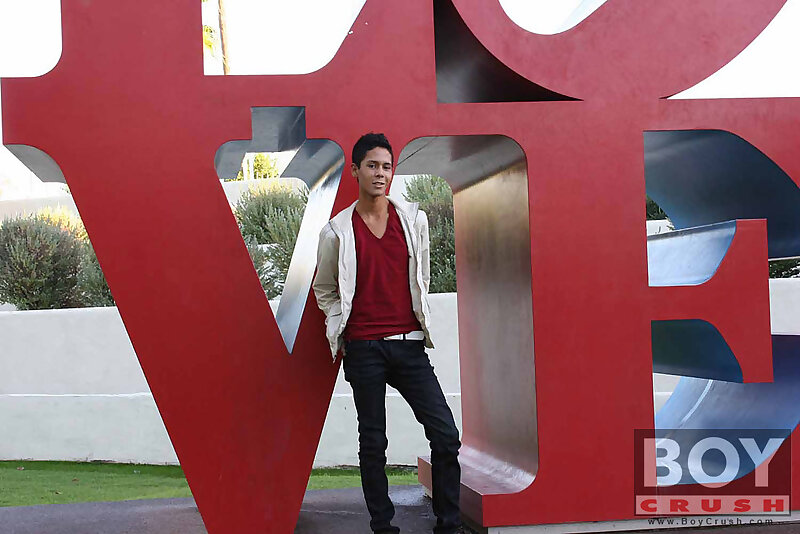 Next Image >>