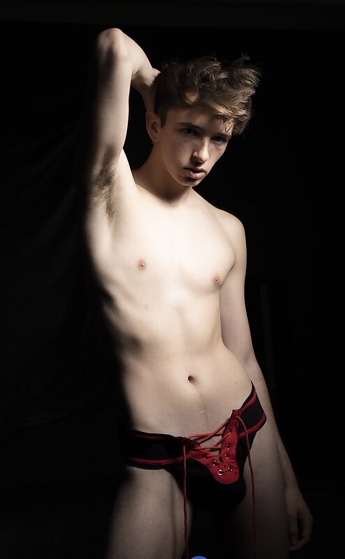Next Image >>