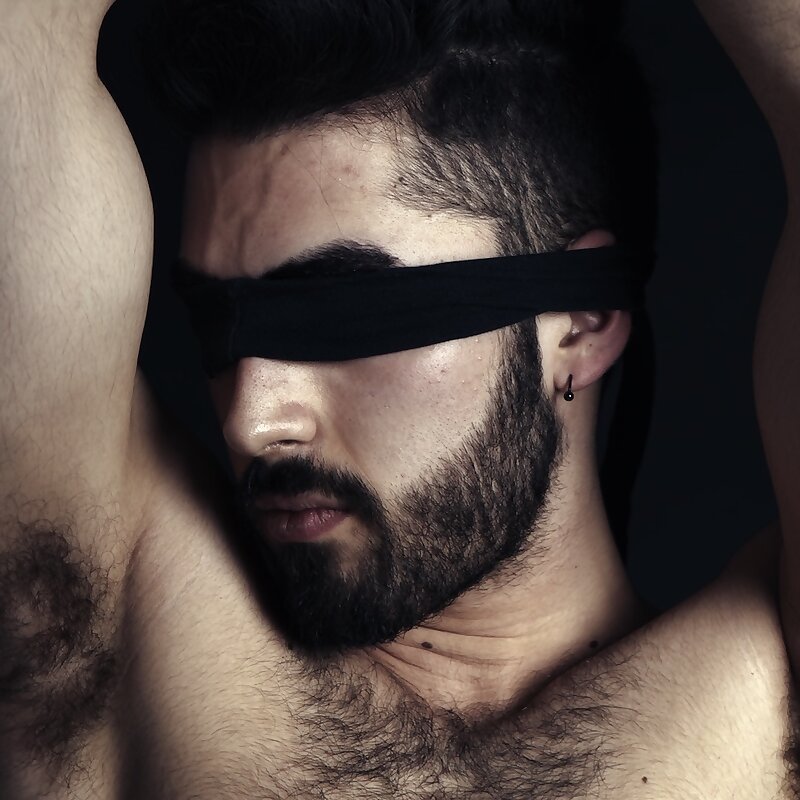 Next Image >>