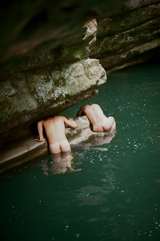 Next Image >>