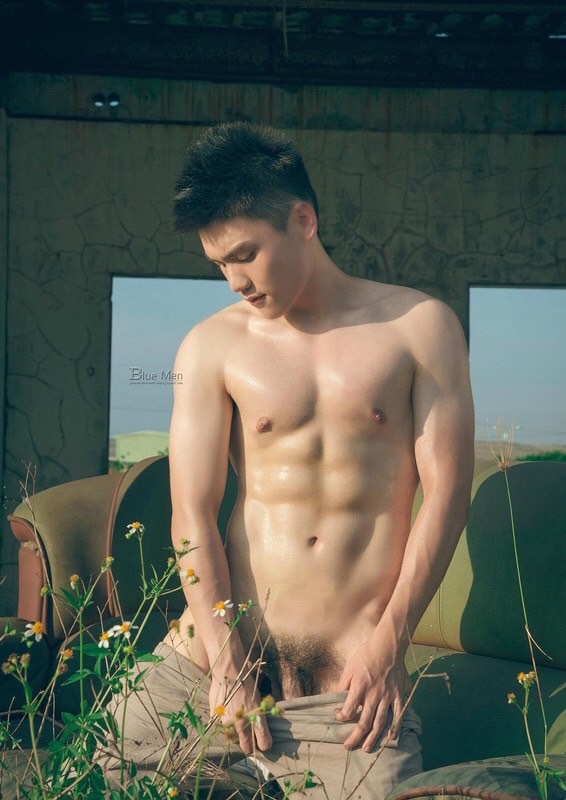 Next Image >>