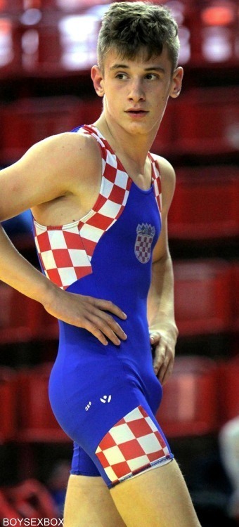 Next Image >>