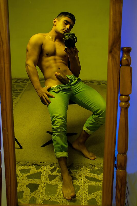 Next Image >>